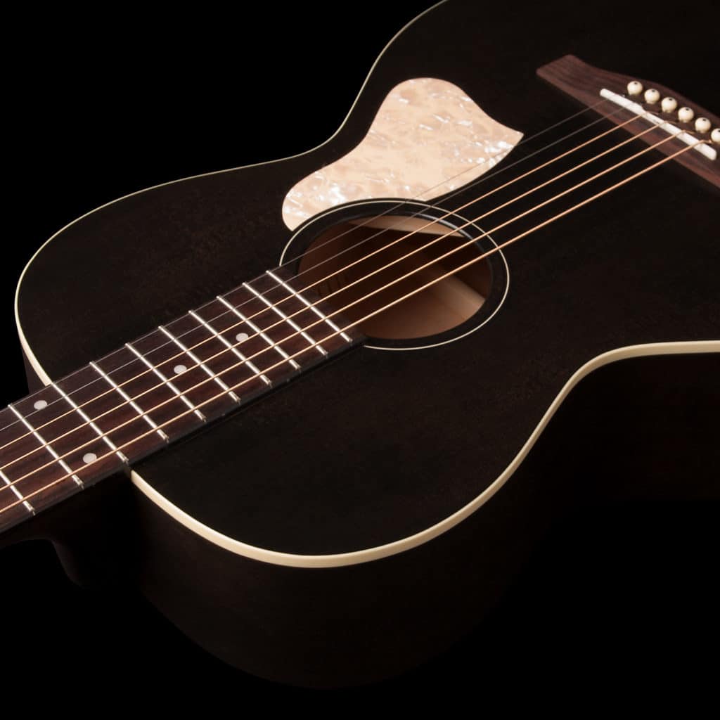 Roadhouse Faded Black A/E | Art and Lutherie