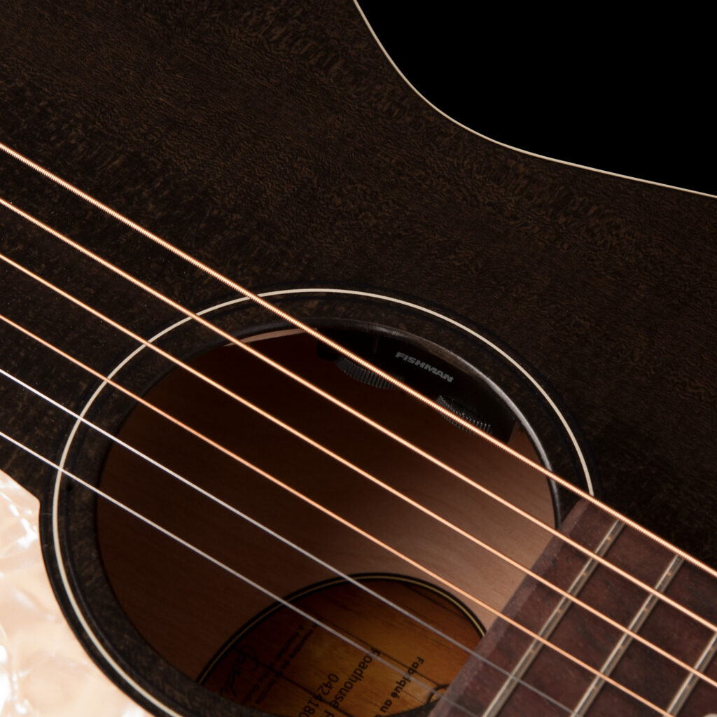 Roadhouse Faded Black A/E | Art and Lutherie