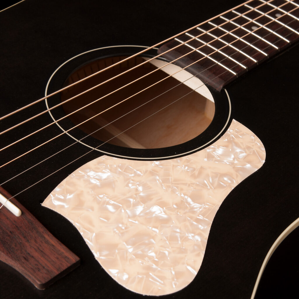 Americana Faded Black EQ | Art and Lutherie